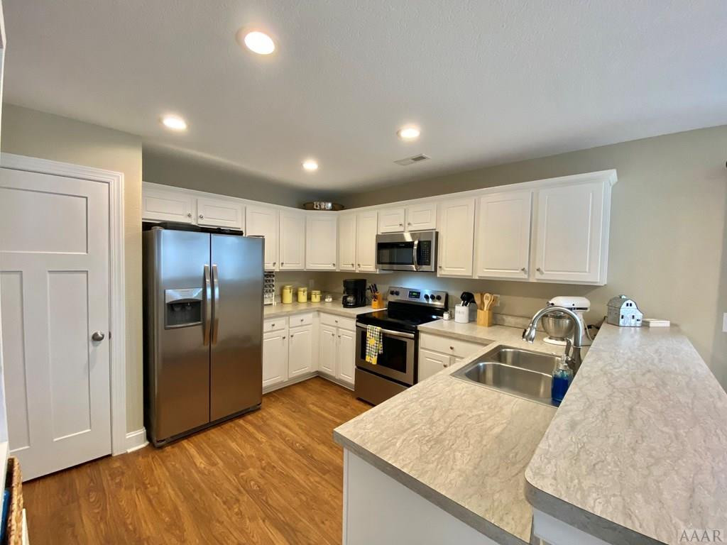 1018 Scott Road Elizabeth City, NC 27909 - Photo 7 of 24 Kitchen w/pantry