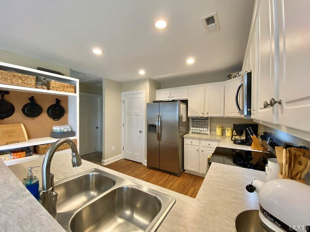 1018 Scott Road Elizabeth City, NC 27909 - Photo 8 of 24 Kitchen