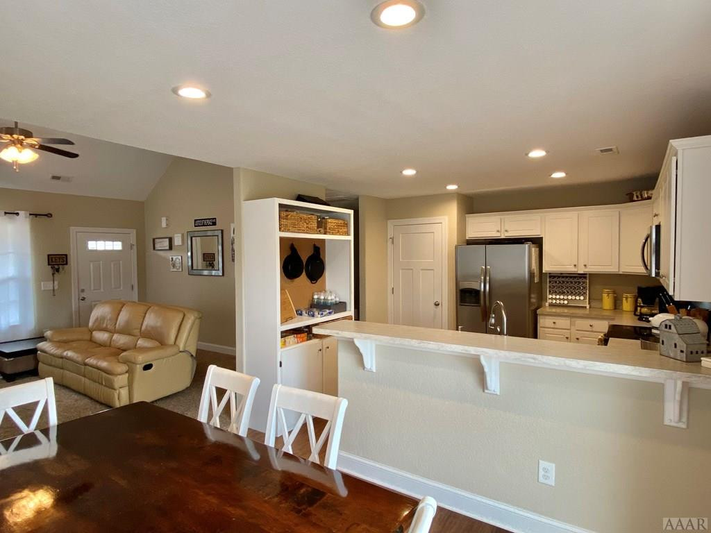 1018 Scott Road Elizabeth City, NC 27909 - Photo 10 of 24 Kitchen, dining area open to living room