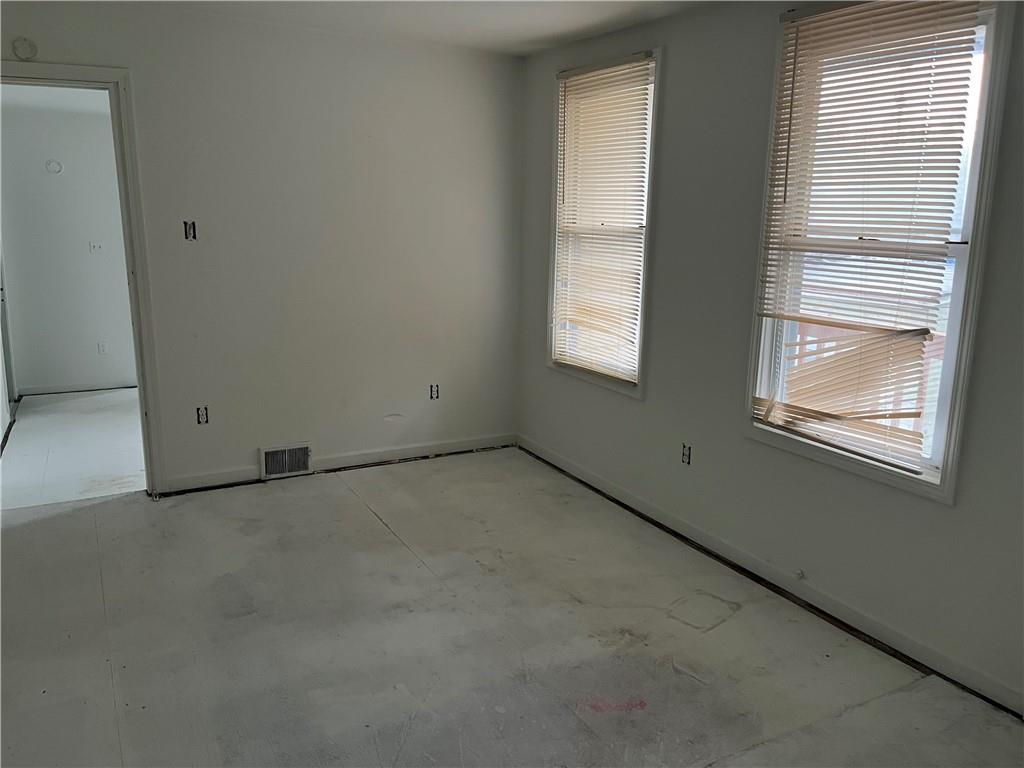 1700 Haug Street Pittsburgh, PA 15212 - Photo 27 of 32 an empty room with windows