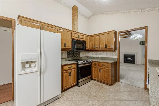 $375,000 | 201 Lakeside Drive, Liberty, MO 64068