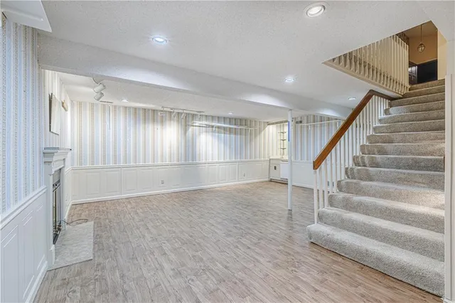 $375,000 | 201 Lakeside Drive, Liberty, MO 64068