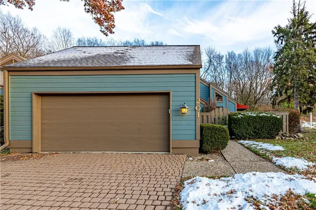 $375,000 | 201 Lakeside Drive, Liberty, MO 64068