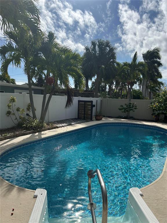 717 Sunset Cove Madeira Beach, FL 33708 - Photo 20 of 29