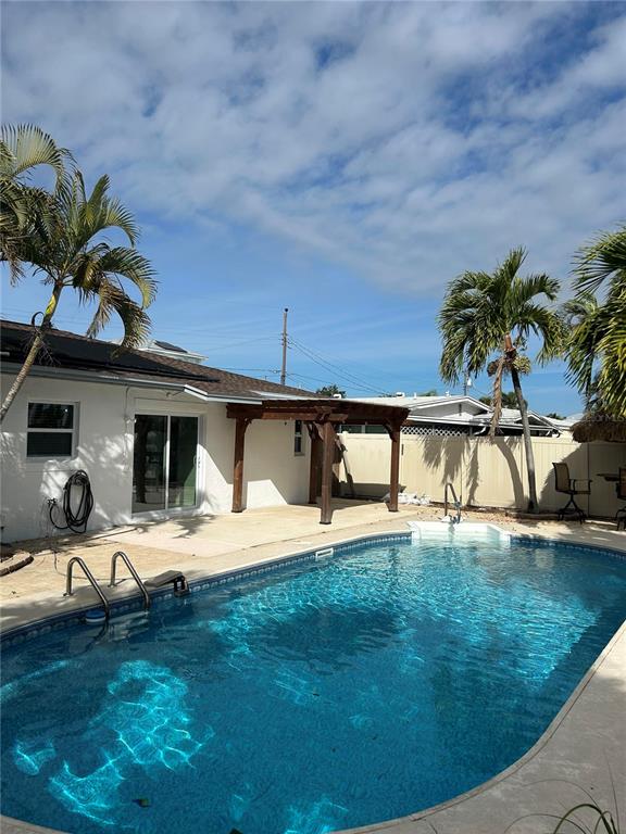 717 Sunset Cove Madeira Beach, FL 33708 - Photo 3 of 29