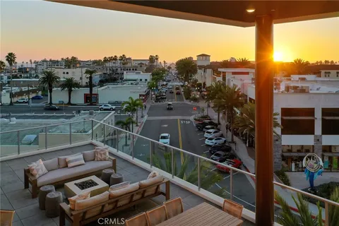 $1,948,000 | 414 Main Street, Unit 410, Huntington Beach, CA 92648