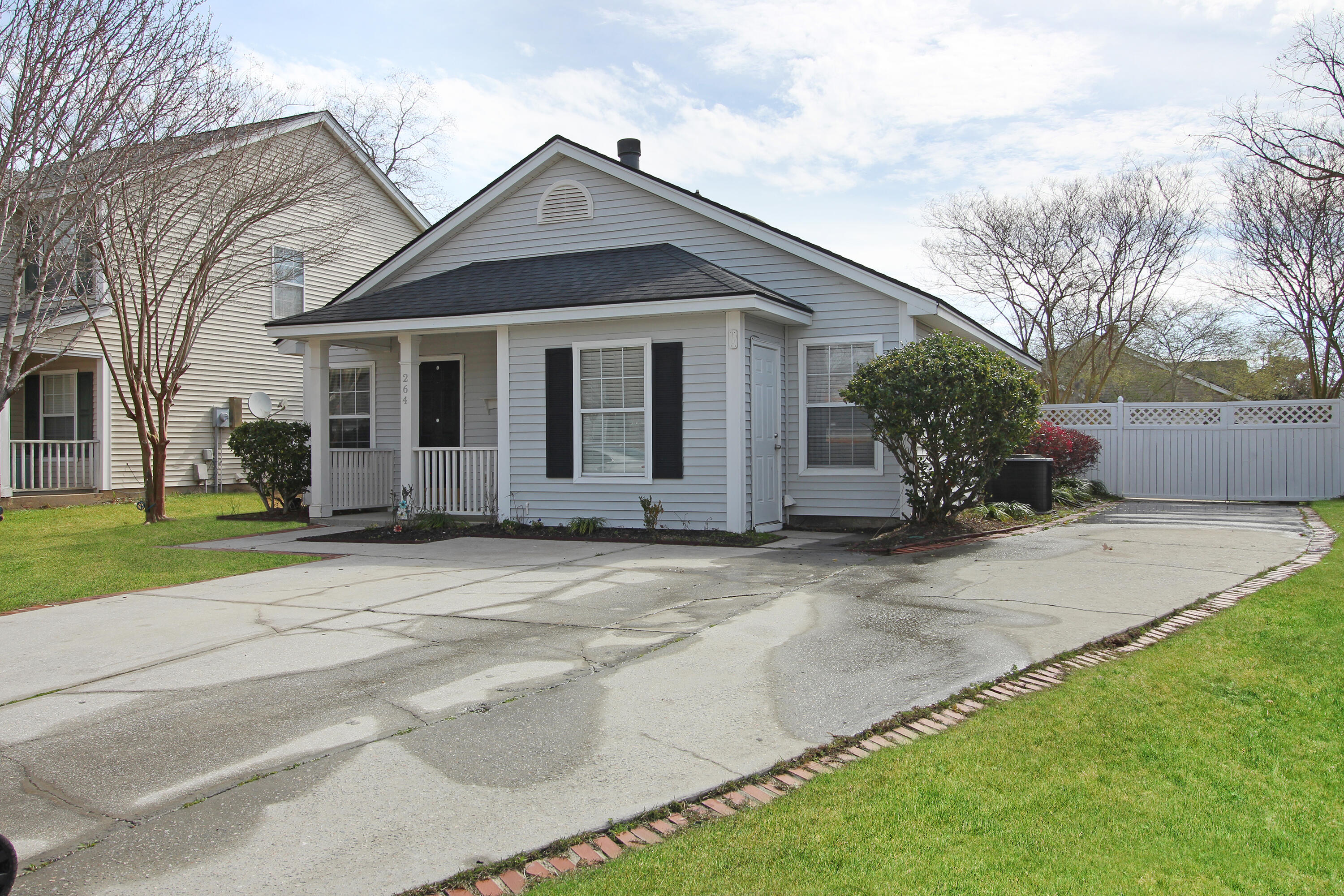 264 2 Pond Loop Ladson, SC 29456 - Photo 2 of 23 3