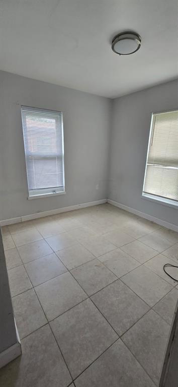 480 Sharon Circle Port Charlotte, FL 33952 - Photo 12 of 16 an empty room with a window