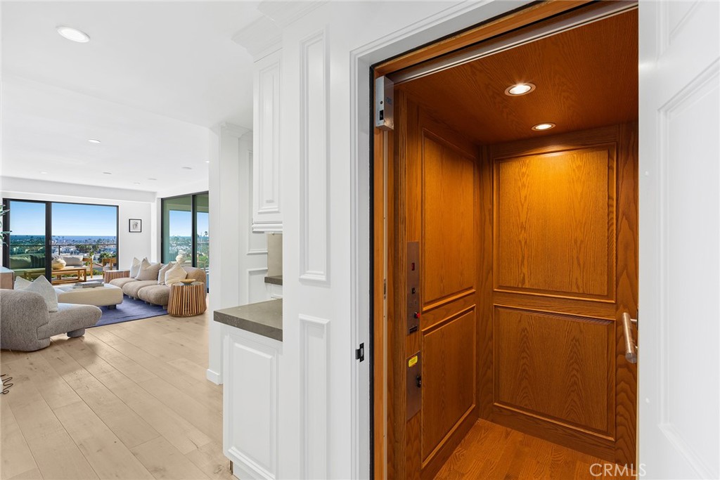 1021 Kings Road Newport Beach, CA 92663 - Photo 26 of 49 Gallery Image 26