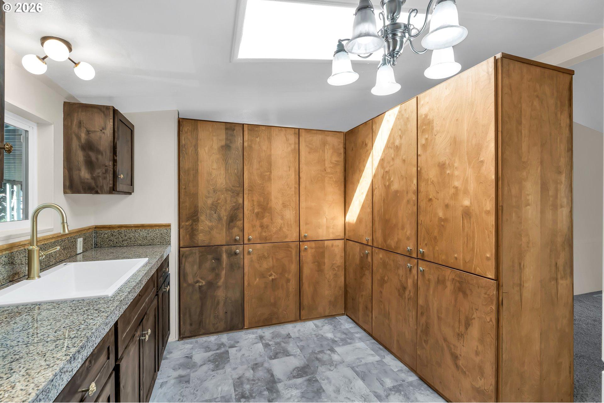 13115 Southeast Foster Road Portland, OR 97236 - Photo 12 of 36 Gallery Image 12