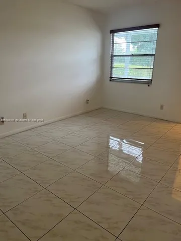 $1,700 | 300 Southwest 134th Way, Unit 102E, Pembroke Pines, FL 33027