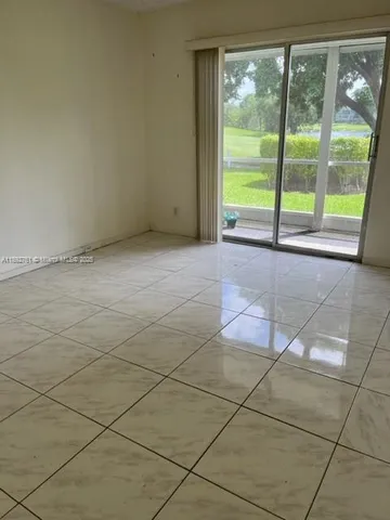 $1,700 | 300 Southwest 134th Way, Unit 102E, Pembroke Pines, FL 33027