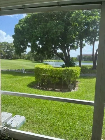 $1,700 | 300 Southwest 134th Way, Unit 102E, Pembroke Pines, FL 33027