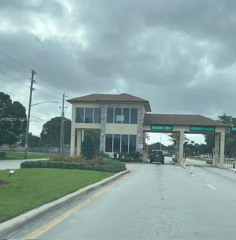 $1,700 | 300 Southwest 134th Way, Unit 102E, Pembroke Pines, FL 33027