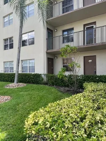 $1,700 | 300 Southwest 134th Way, Unit 102E, Pembroke Pines, FL 33027