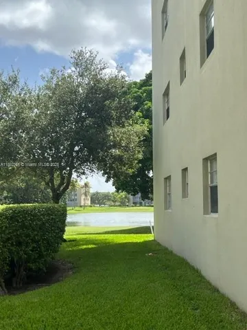 $1,700 | 300 Southwest 134th Way, Unit 102E, Pembroke Pines, FL 33027