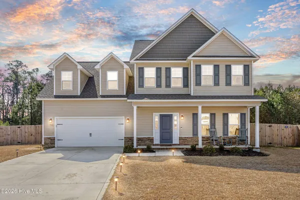 $352,500 | 406 Silverstone Place, Hubert, NC 28539