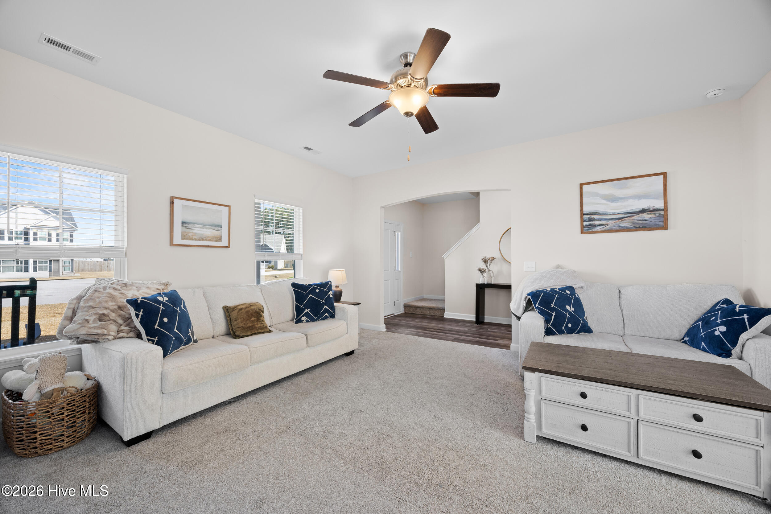406 Silverstone Place Hubert, NC 28539 - Photo 13 of 49 29_living room