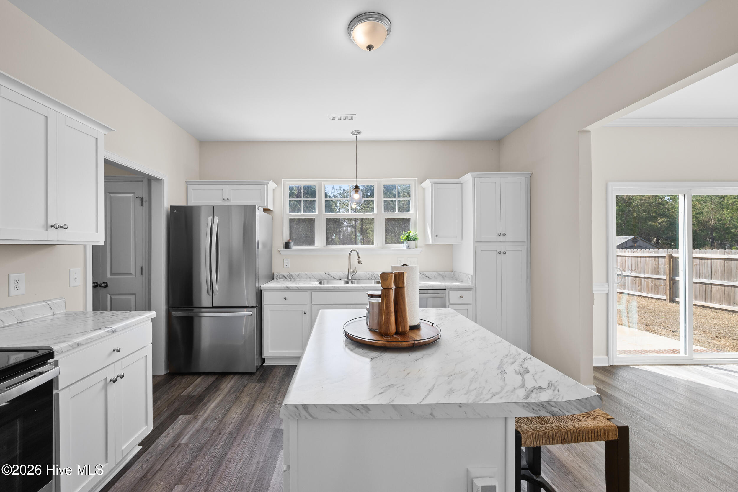 406 Silverstone Place Hubert, NC 28539 - Photo 18 of 49 33_kitchen