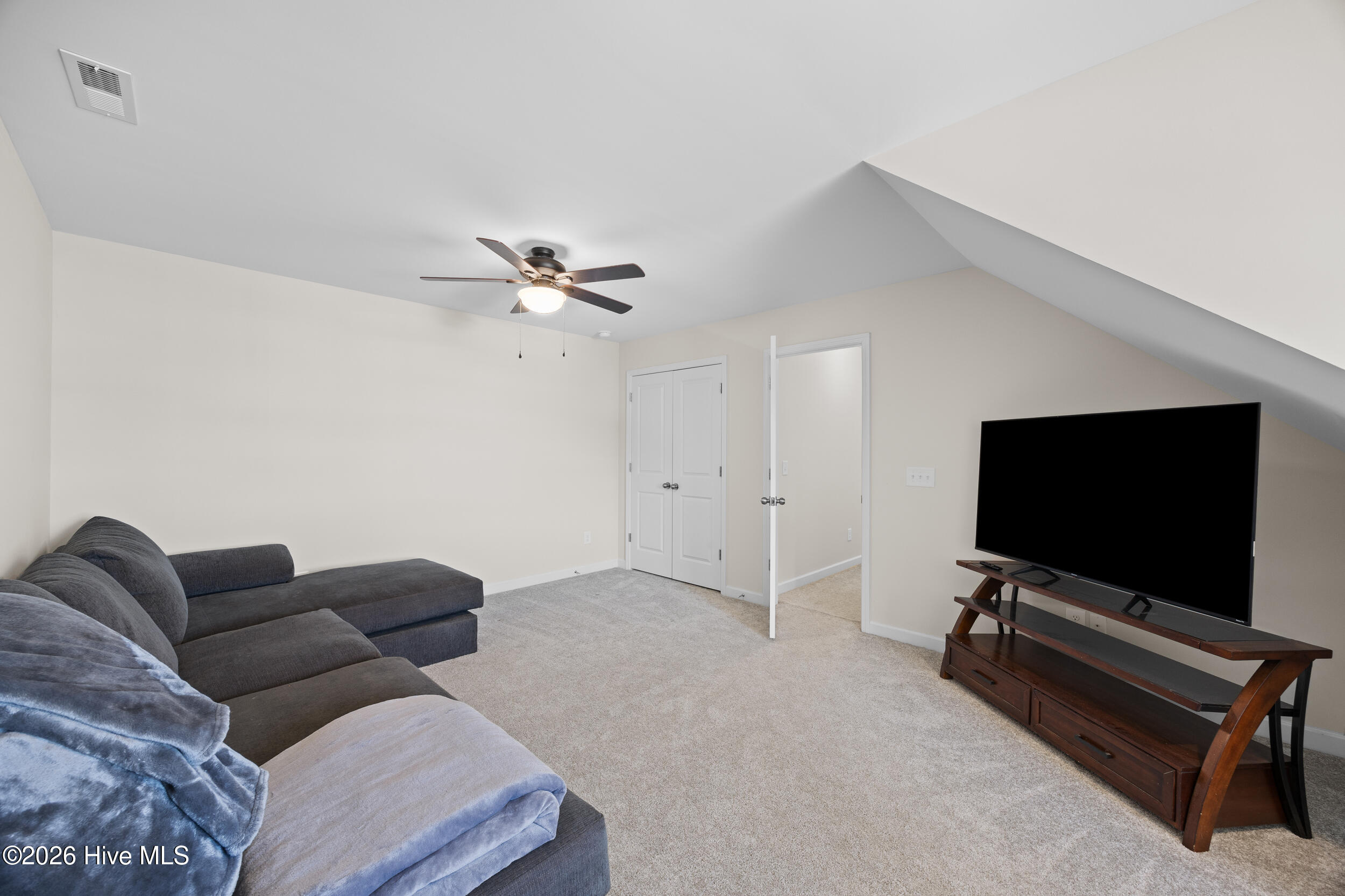 406 Silverstone Place Hubert, NC 28539 - Photo 27 of 49 12_family room