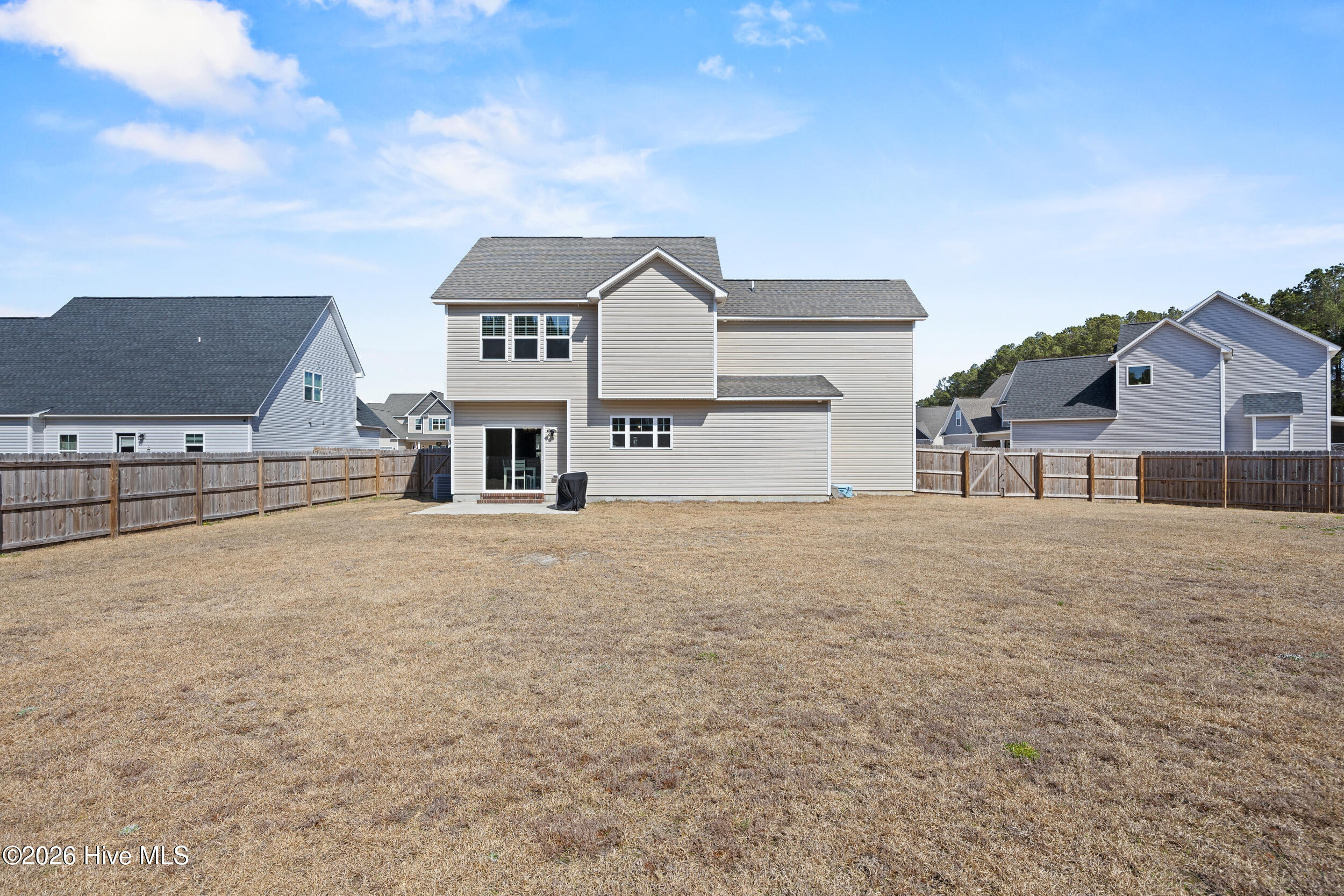 406 Silverstone Place Hubert, NC 28539 - Photo 40 of 49 39_back exterior