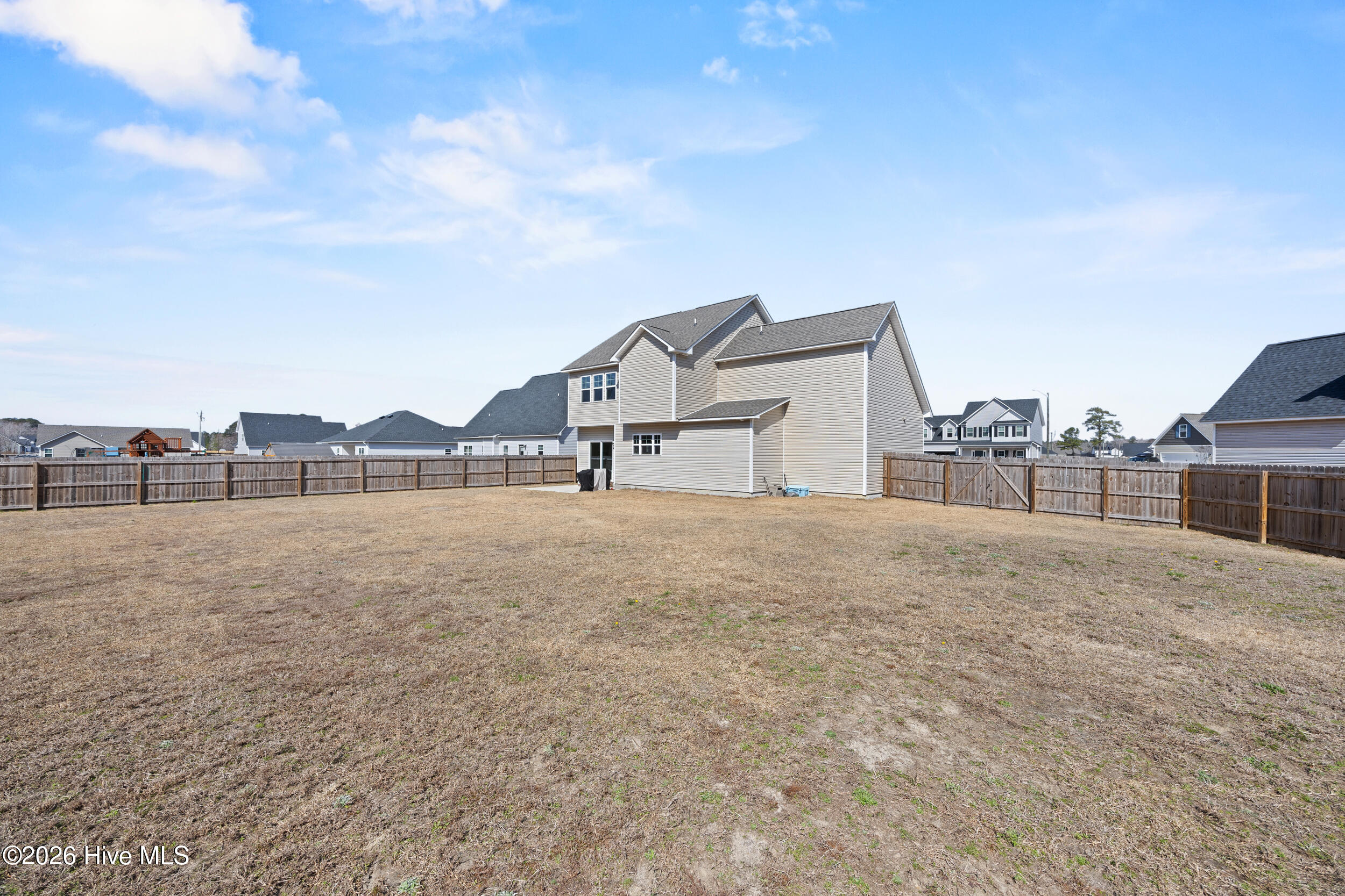 406 Silverstone Place Hubert, NC 28539 - Photo 41 of 49 40_back exterior