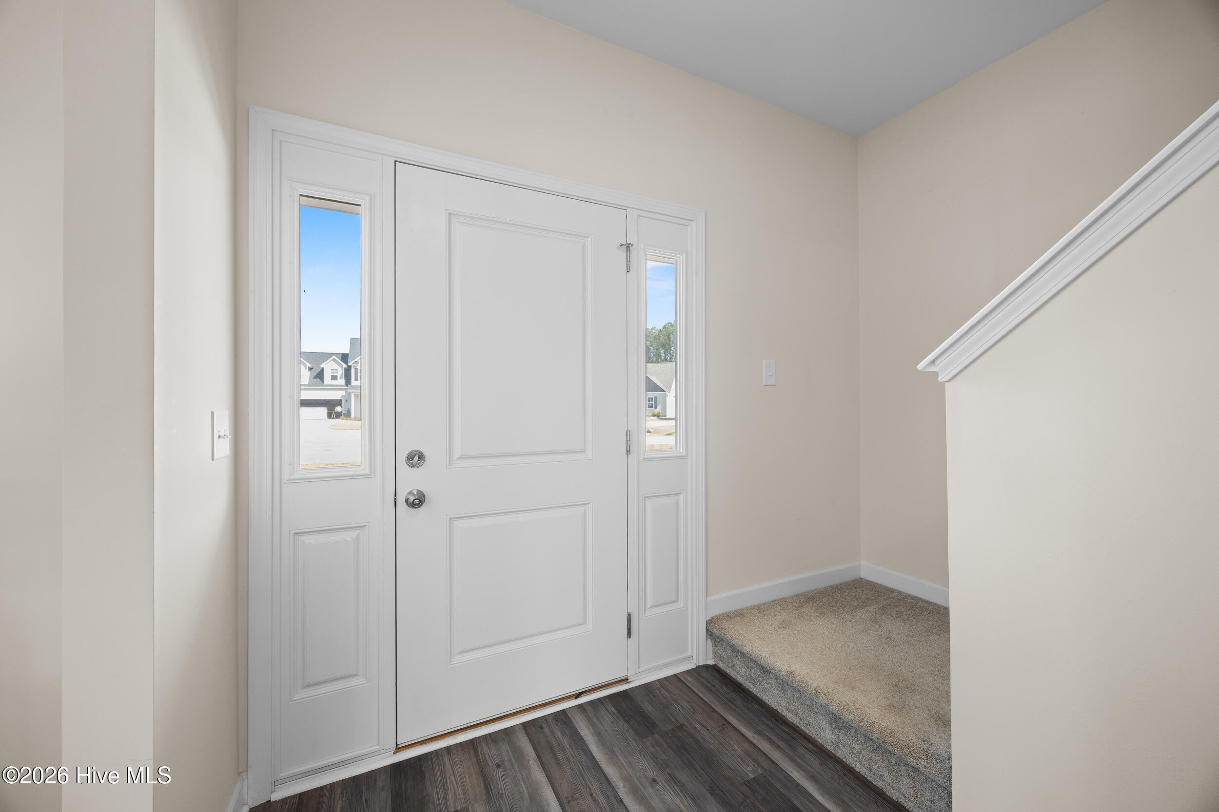 406 Silverstone Place Hubert, NC 28539 - Photo 9 of 49 25_foyer