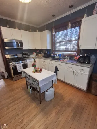 $198,000 | 102 North Warren Street, West Lebanon, IN 47991