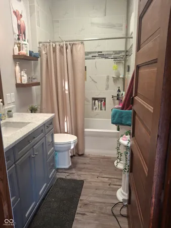 $198,000 | 102 North Warren Street, West Lebanon, IN 47991