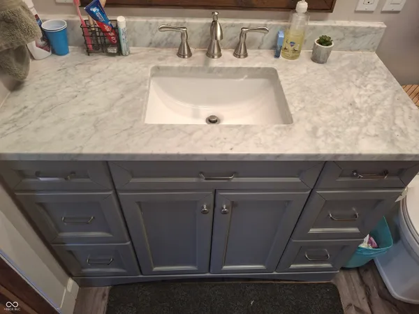 $198,000 | 102 North Warren Street, West Lebanon, IN 47991