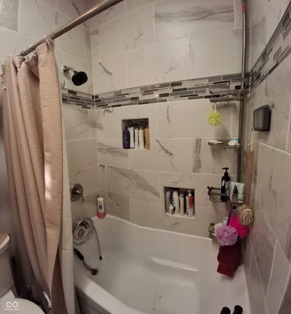 $198,000 | 102 North Warren Street, West Lebanon, IN 47991