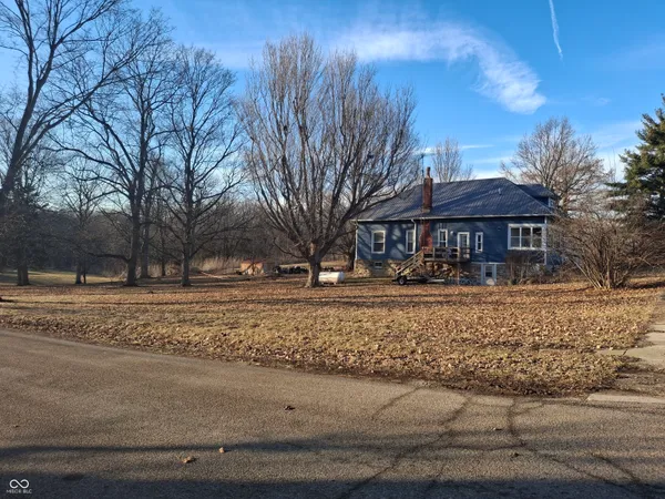 $198,000 | 102 North Warren Street, West Lebanon, IN 47991