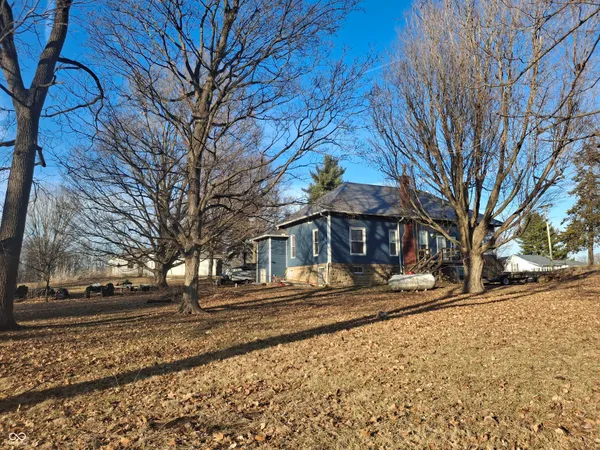 $198,000 | 102 North Warren Street, West Lebanon, IN 47991