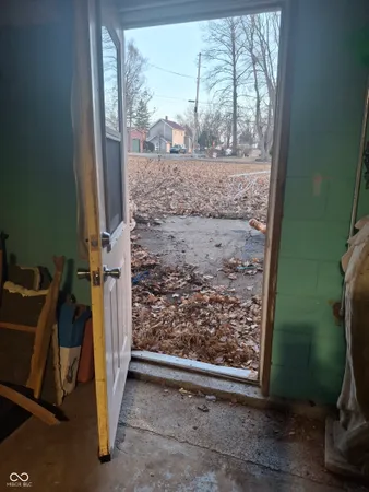 $198,000 | 102 North Warren Street, West Lebanon, IN 47991