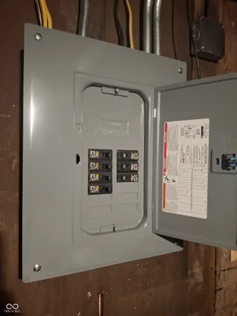 $198,000 | 102 North Warren Street, West Lebanon, IN 47991