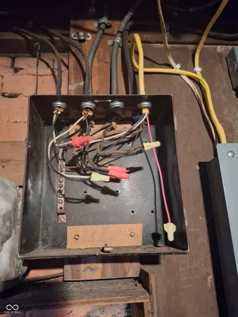 $198,000 | 102 North Warren Street, West Lebanon, IN 47991