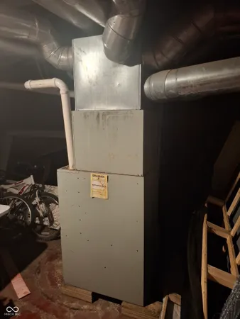 $198,000 | 102 North Warren Street, West Lebanon, IN 47991