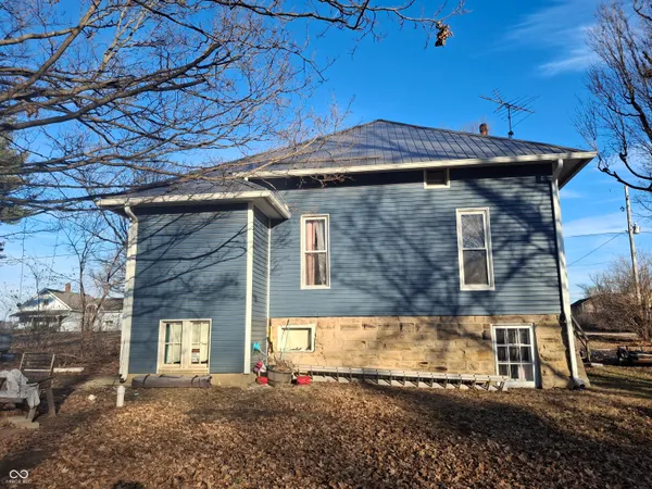 $198,000 | 102 North Warren Street, West Lebanon, IN 47991