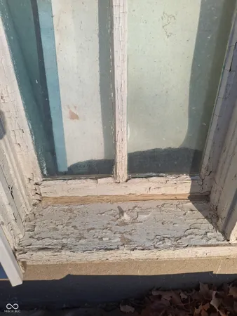 $198,000 | 102 North Warren Street, West Lebanon, IN 47991