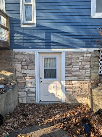 $198,000 | 102 North Warren Street, West Lebanon, IN 47991