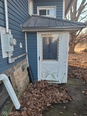 $198,000 | 102 North Warren Street, West Lebanon, IN 47991