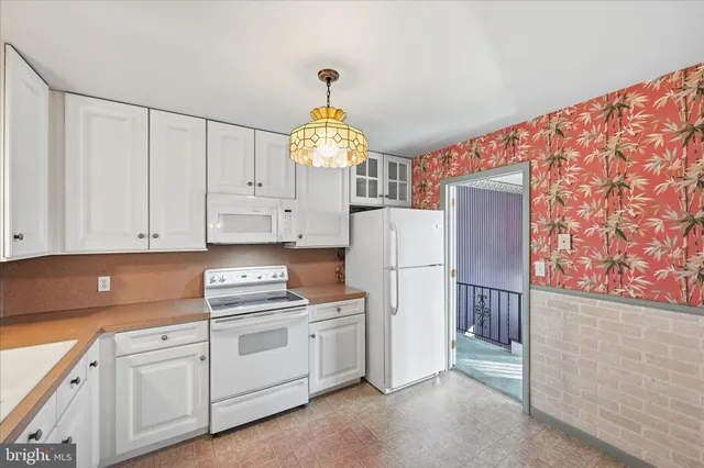 $335,000 | 1828 Crooked Oak Drive, Lancaster, PA 17601