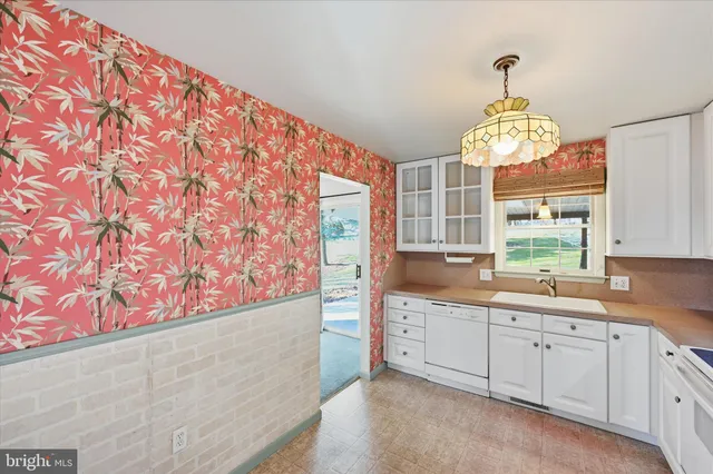 $335,000 | 1828 Crooked Oak Drive, Lancaster, PA 17601