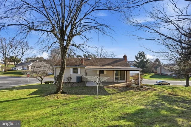 $335,000 | 1828 Crooked Oak Drive, Lancaster, PA 17601