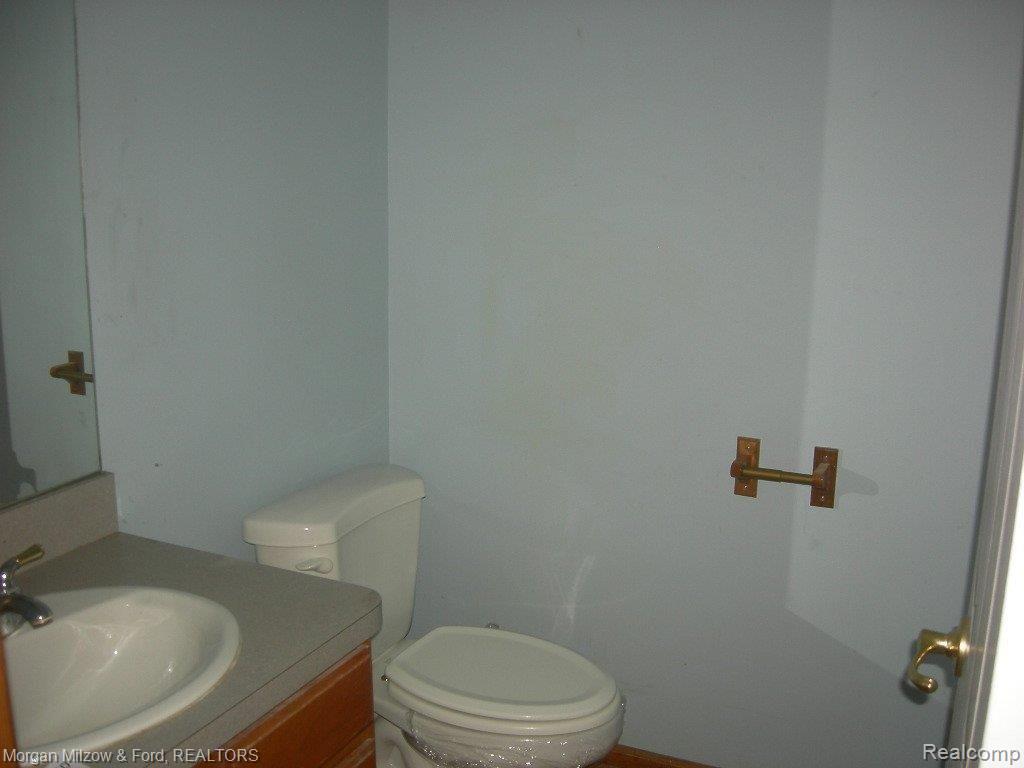 515 Munger Road Holly, MI 48442 - Photo 6 of 19 Half bath