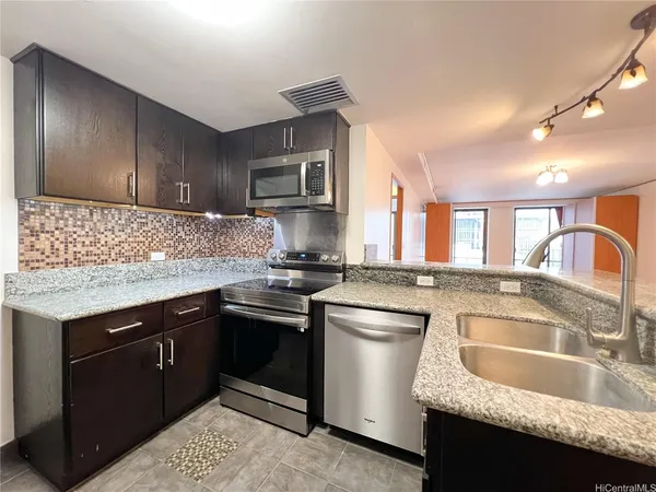 $4,000 | 700 Richards Street, Unit 1005, Honolulu, HI 96813