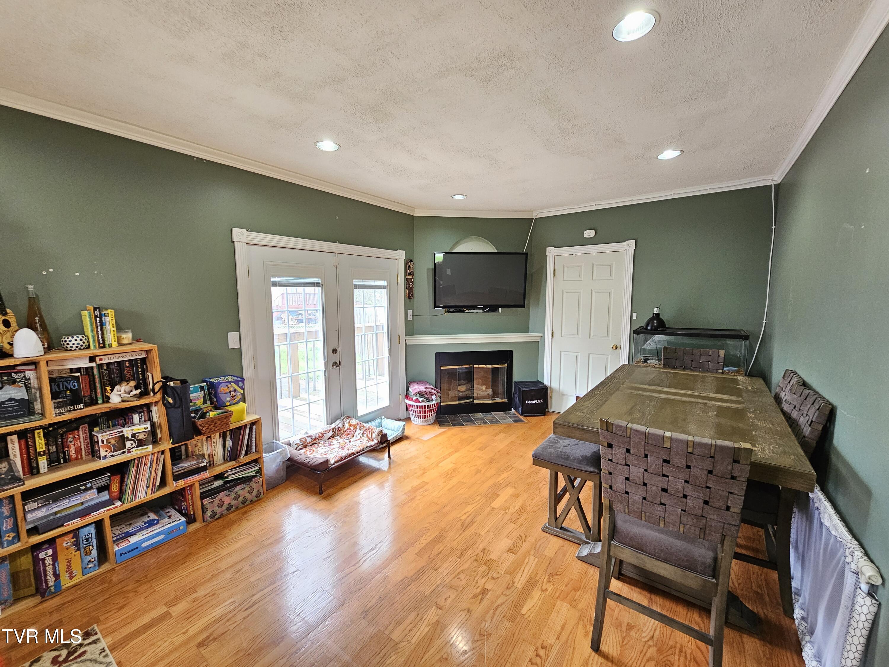 2029 Dave Buck Road Johnson City, TN 37601 - Photo 11 of 38 20250401_112646