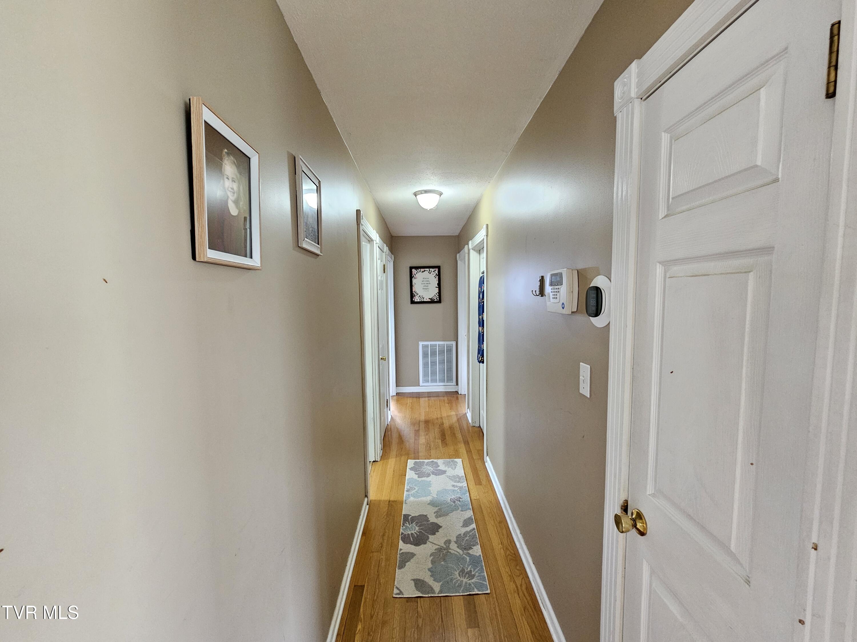 2029 Dave Buck Road Johnson City, TN 37601 - Photo 13 of 38 20250401_112807