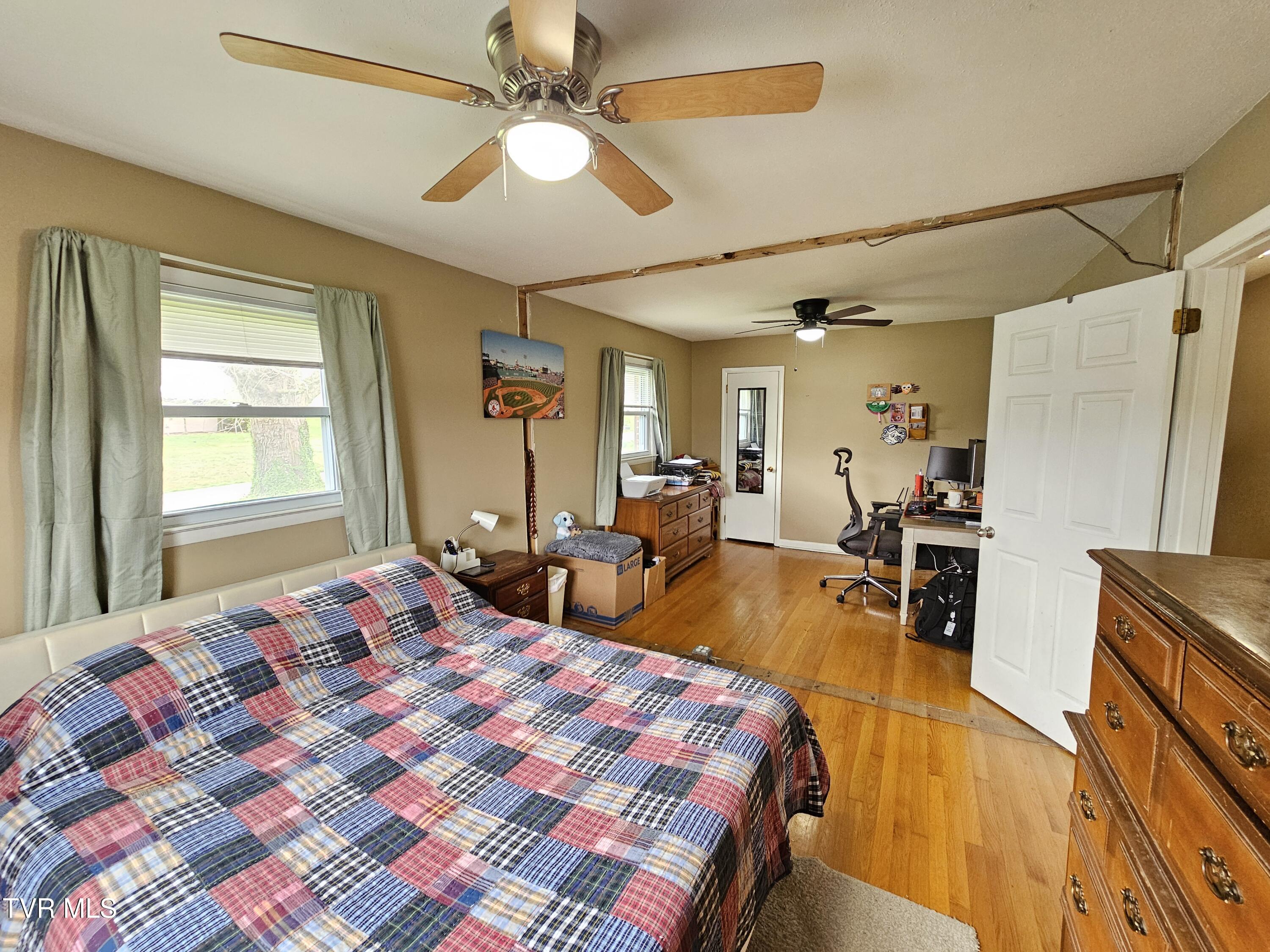 2029 Dave Buck Road Johnson City, TN 37601 - Photo 16 of 38 20250401_113407