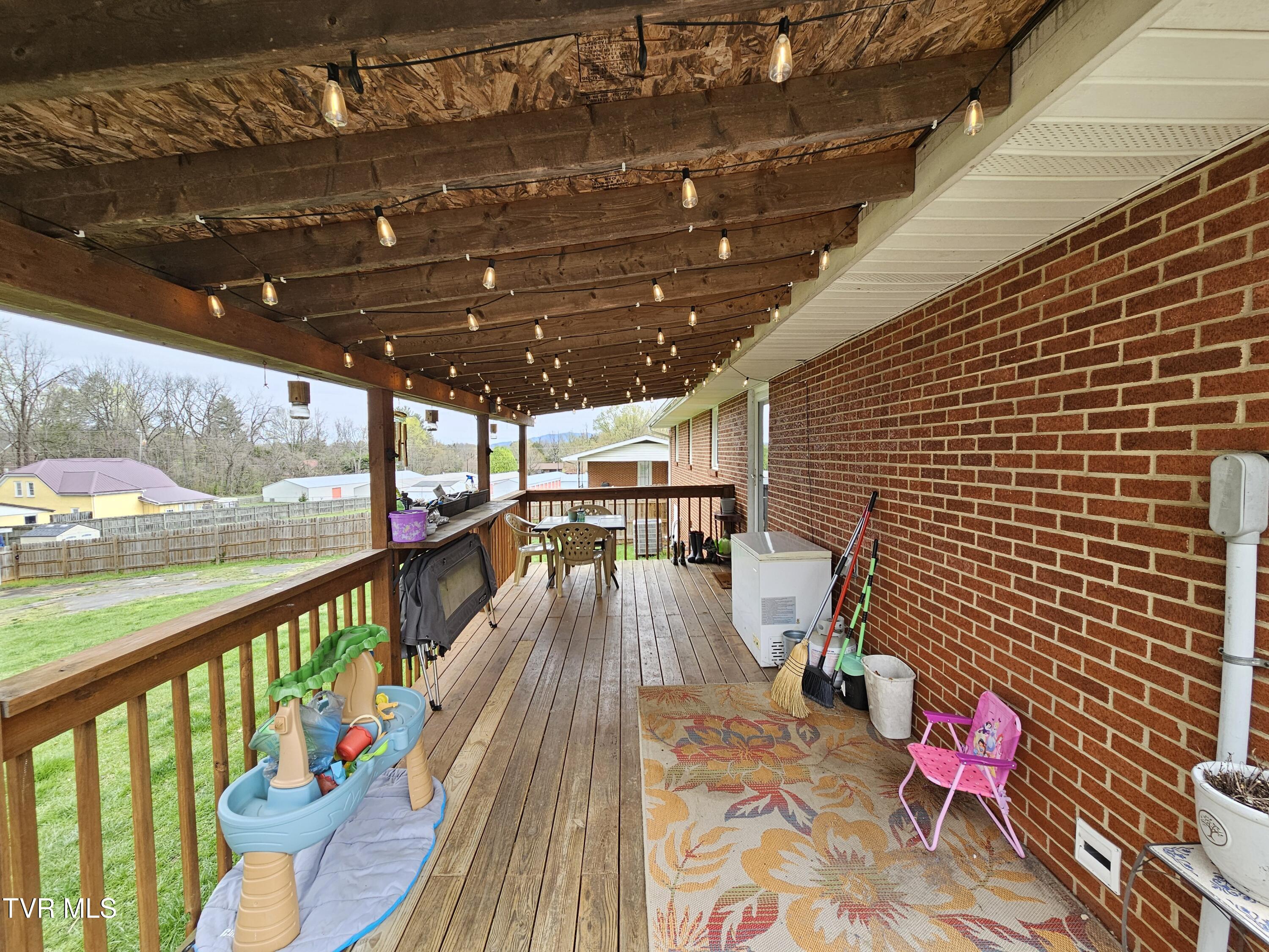 2029 Dave Buck Road Johnson City, TN 37601 - Photo 23 of 38 20250401_120121